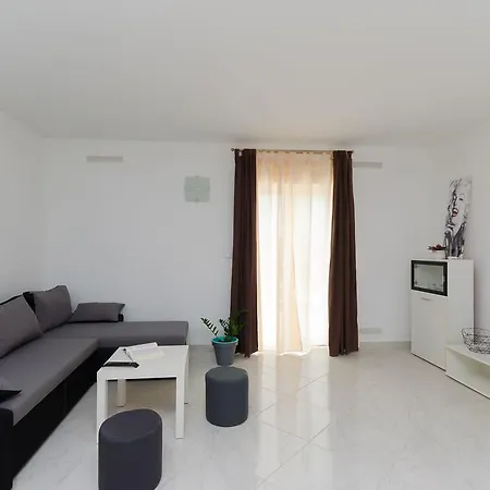 House Andrej Holiday home Pula