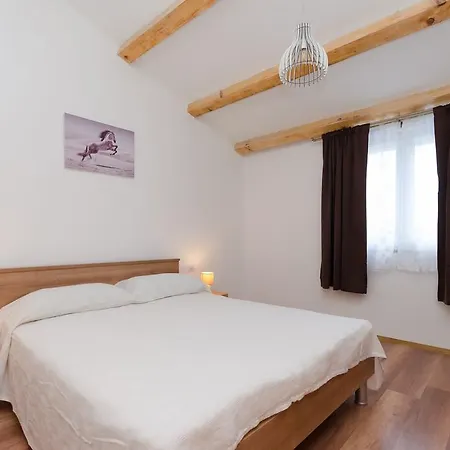 House Andrej Pula